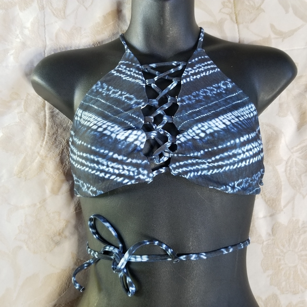 🌻3 /$15 special 🌻 Kulani Kinis Strappy Tie Dye Bikini Top sz Small